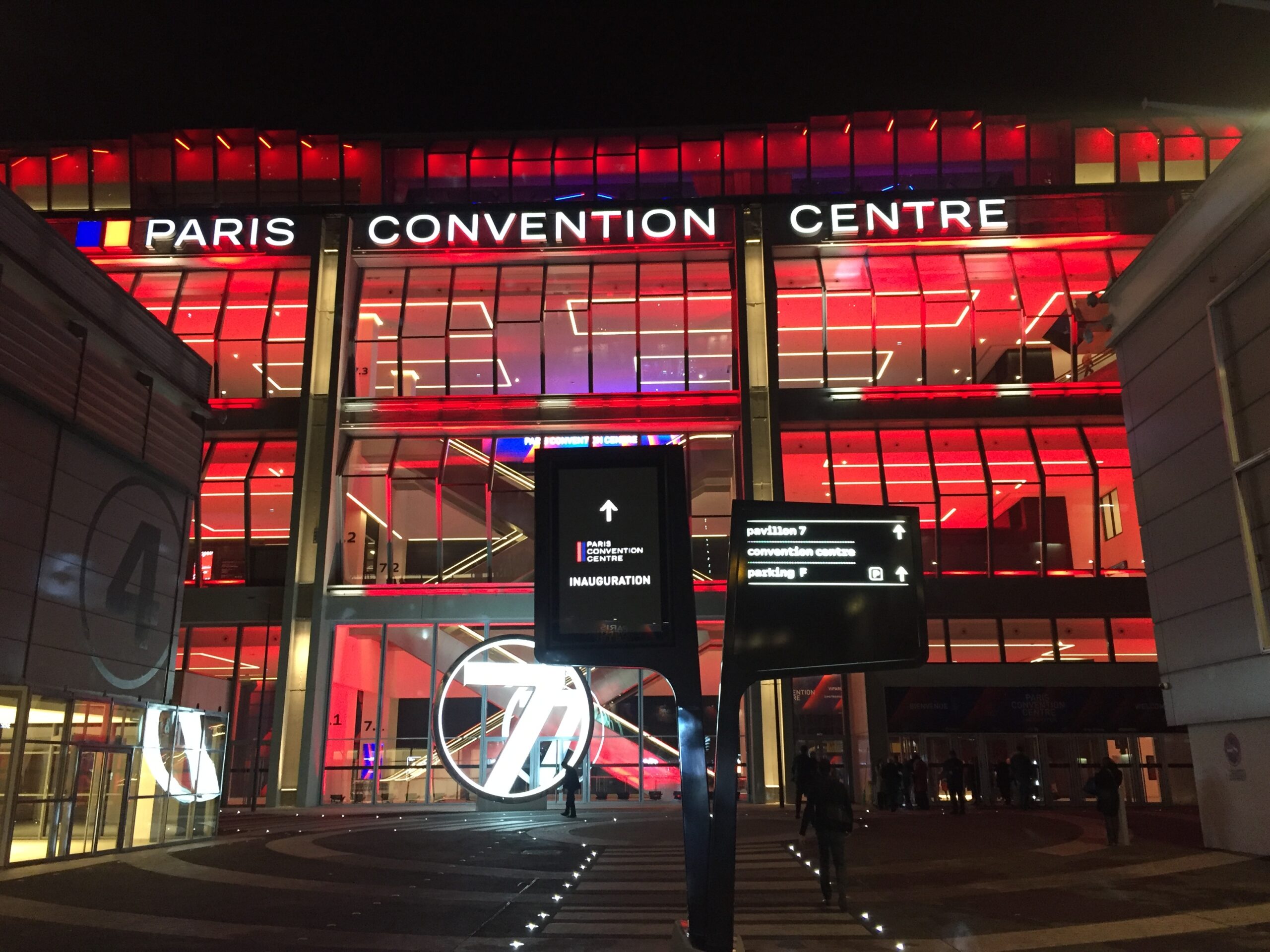 EW live at the Paris Convention Centre opening
