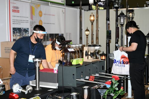 Korea’s KINTEX shows how to run an expo with Covid-19 health precautions in place