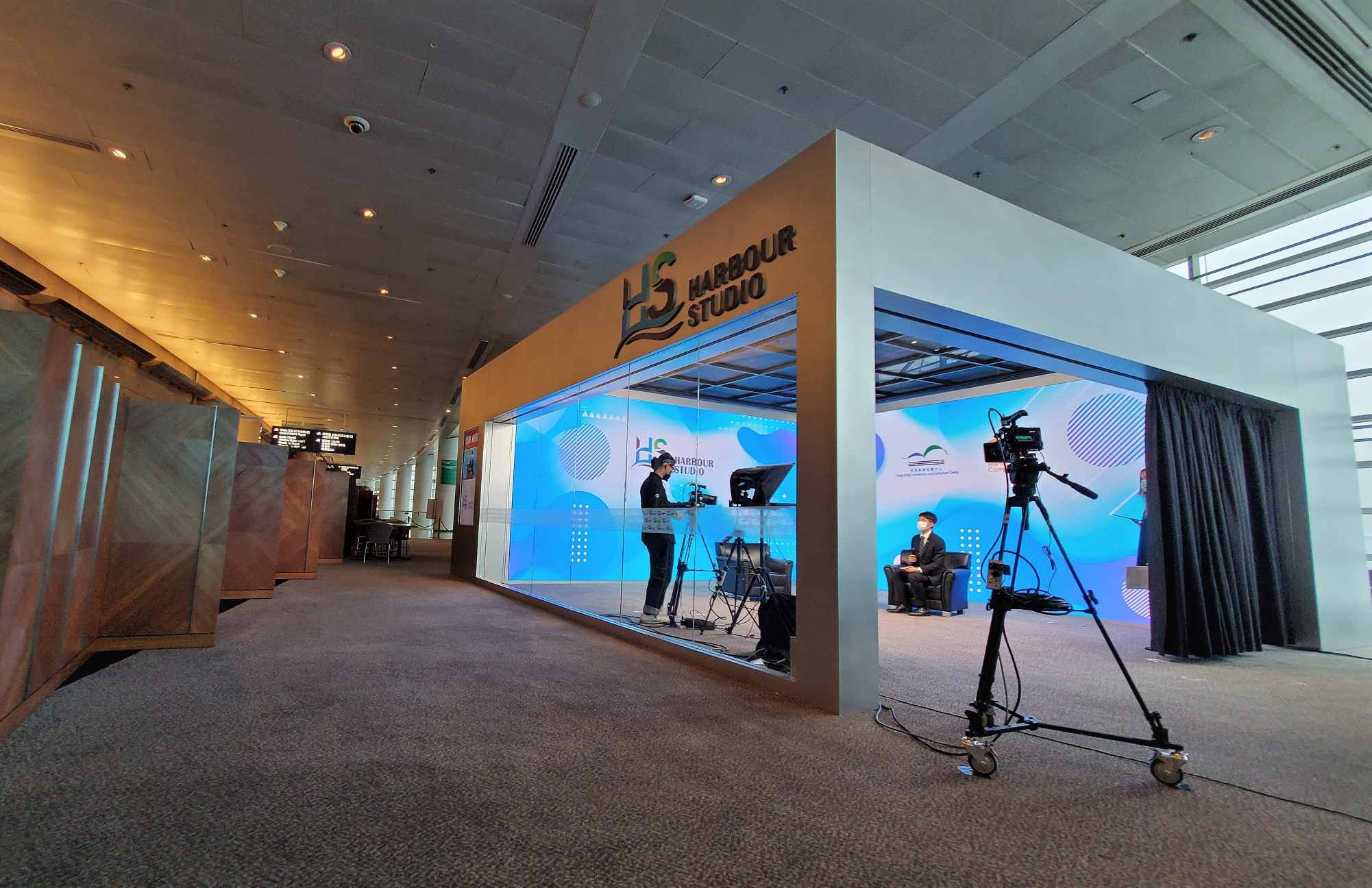Hong Kong CEC 1_HML launched Harbour Studio, a brand-new facility at the HKCEC to provide one-stop solution for online event