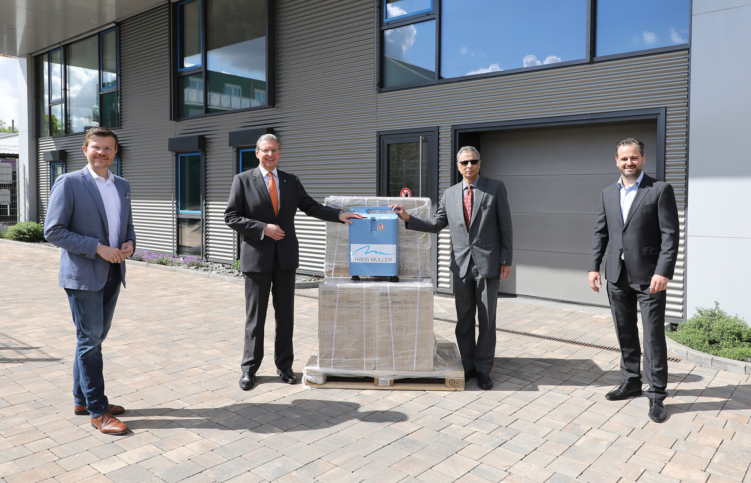 NürnbergMesse stands solid with colleagues in India and sends 50 oxygen concentrators to aid Covid care effort