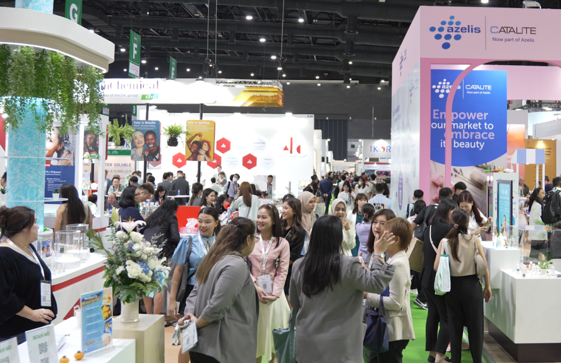 BusyAisleAtincosmeticsAsia