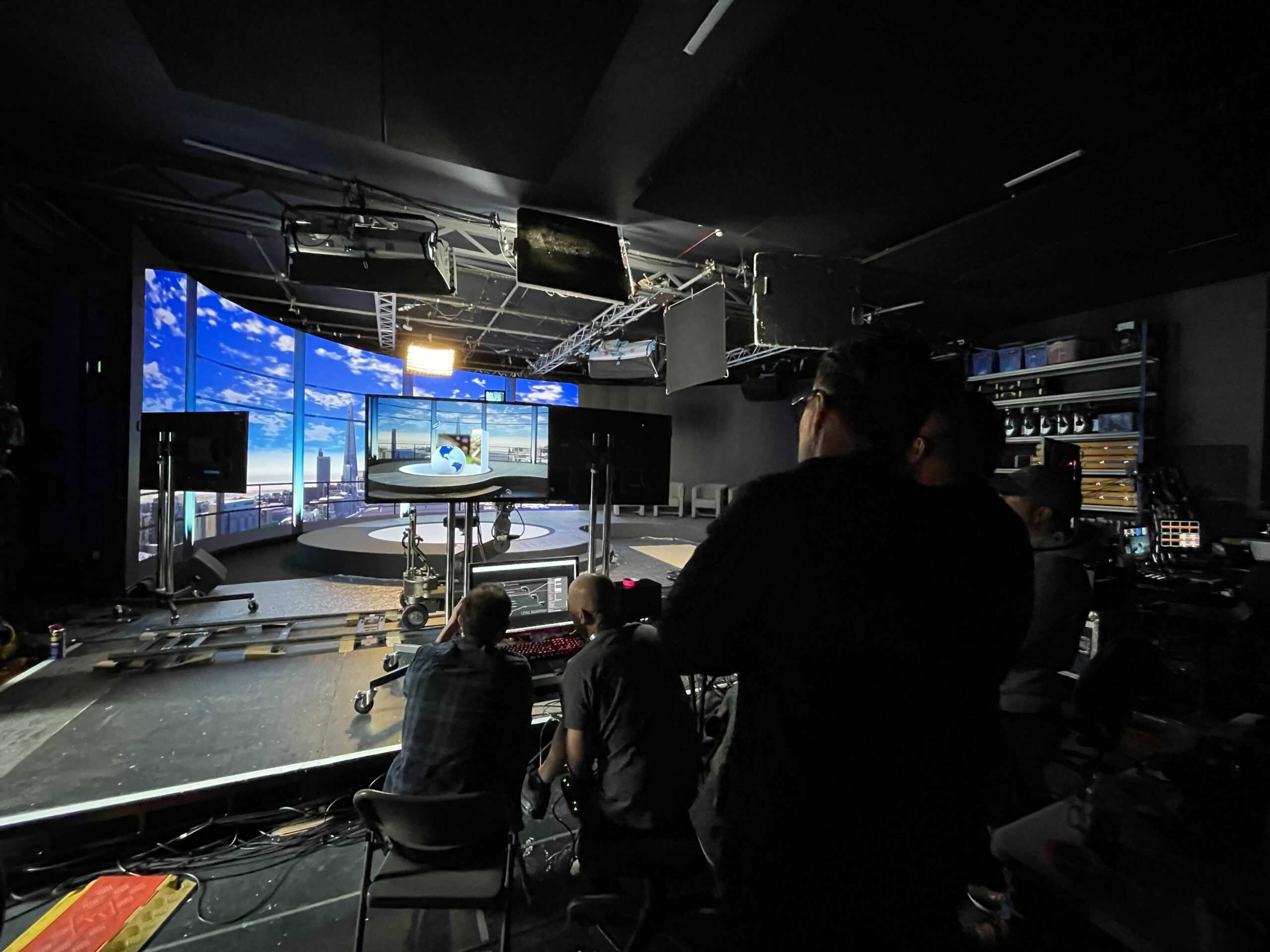 Taking exhibitions to ‘Hollywood’