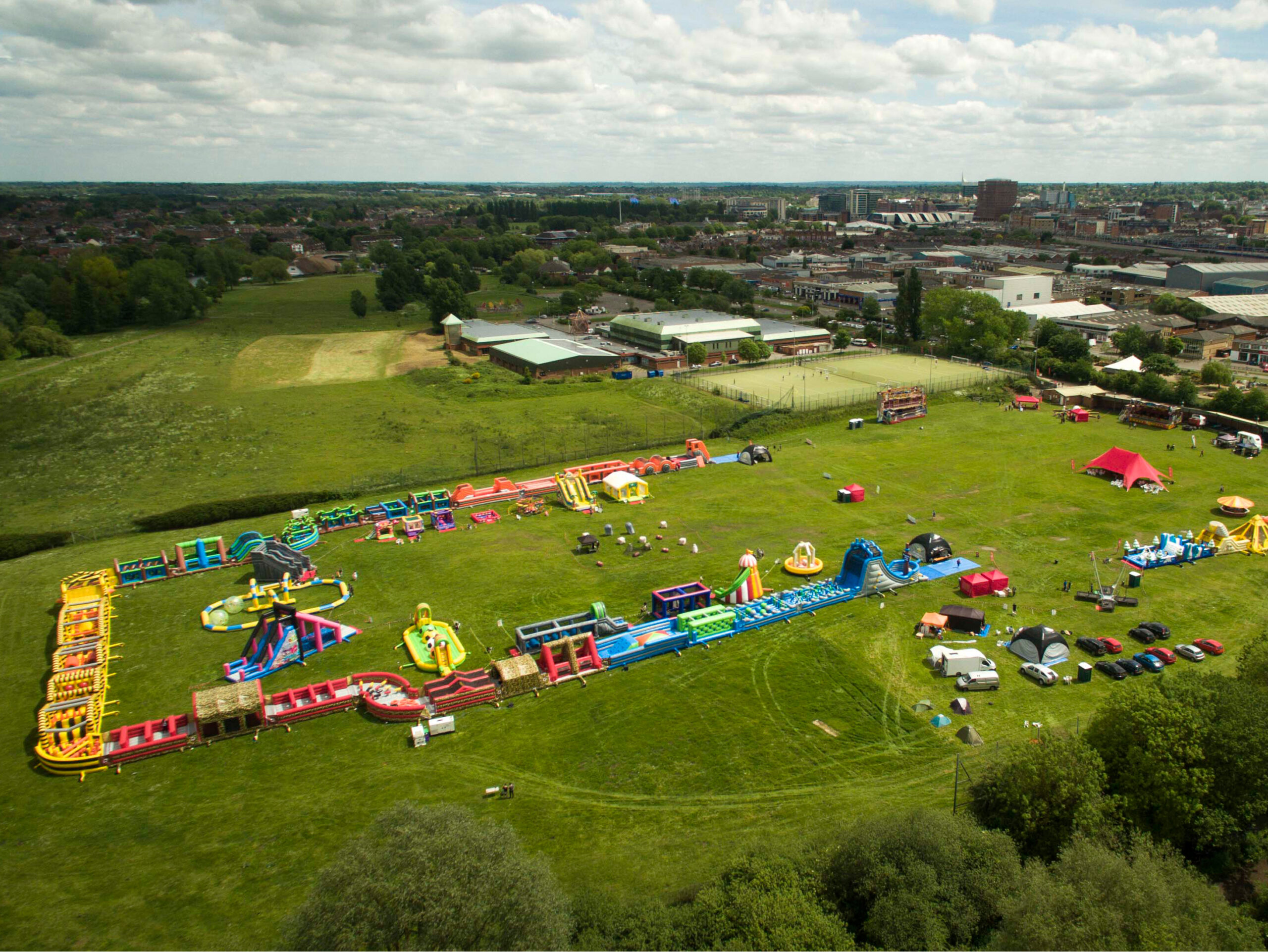 The ‘Labyrinth Challenge’ comes to Kempton Park Racecourse