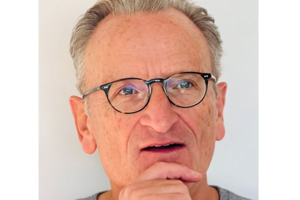 Stephen Brooks returns to B2B with acquisition of DCD International