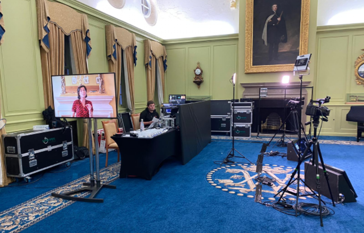 Visions and Dobson launch new hybrid presentation service