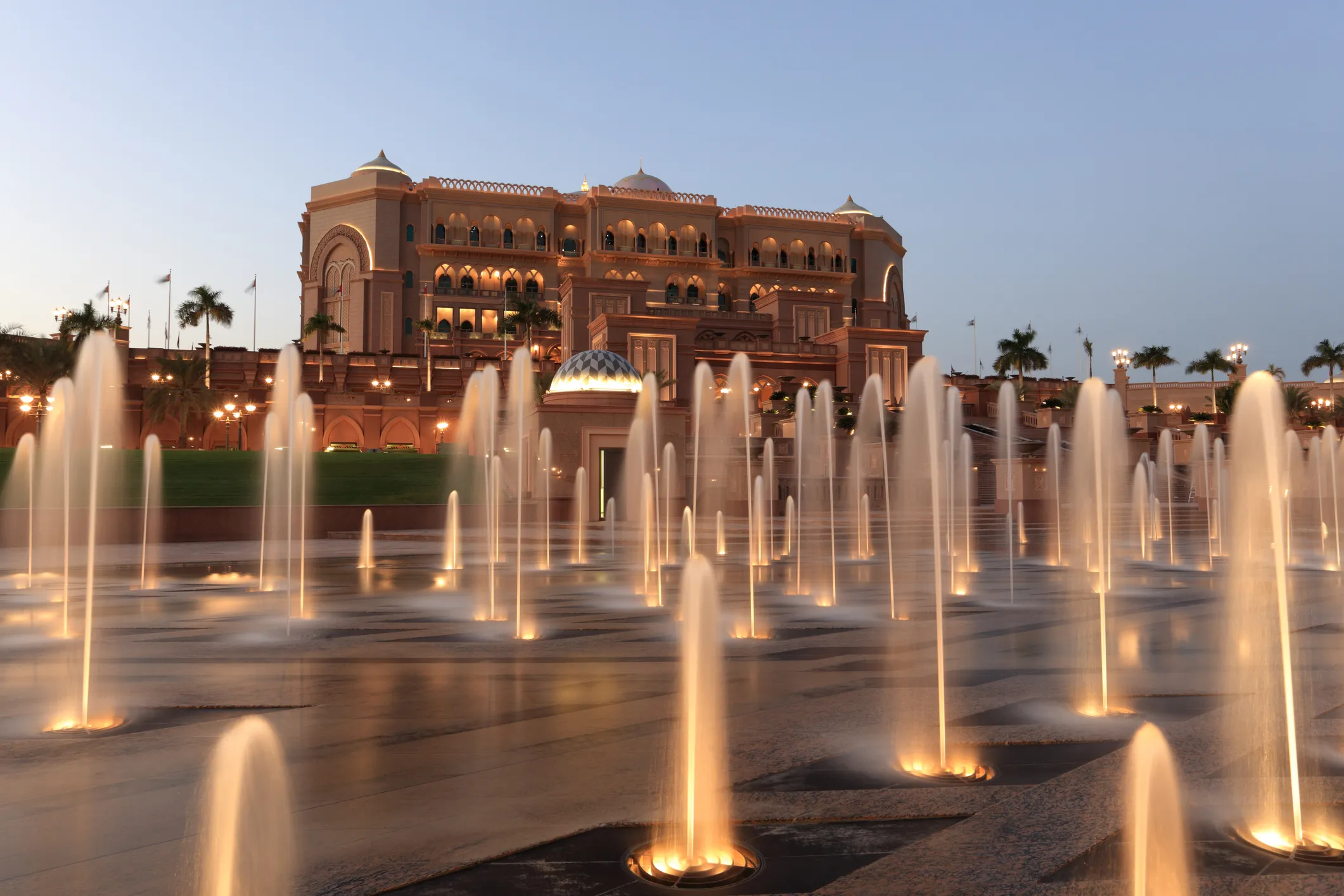 Hyve and The Abu Dhabi Investment Office form partnership to launch Shoptalk Luxe